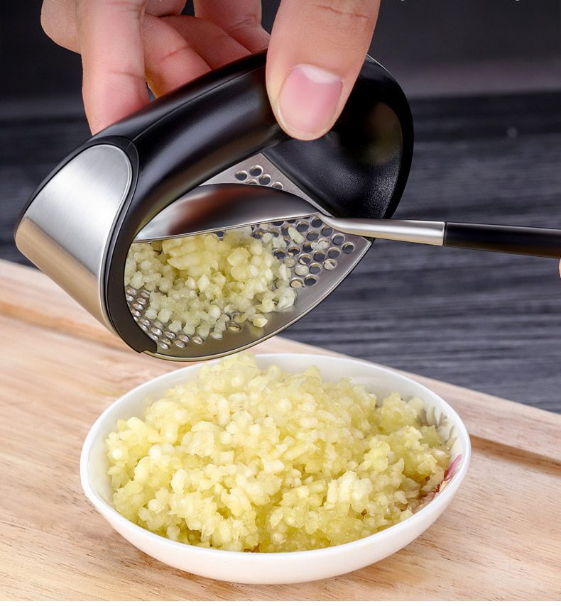 NEW 1pcs Manual Stainless Steel Garlic Press Manual Garlic Mincer Chopping Garlic Tools Curve Fruit Vegetable Tools Kitchen Gadg