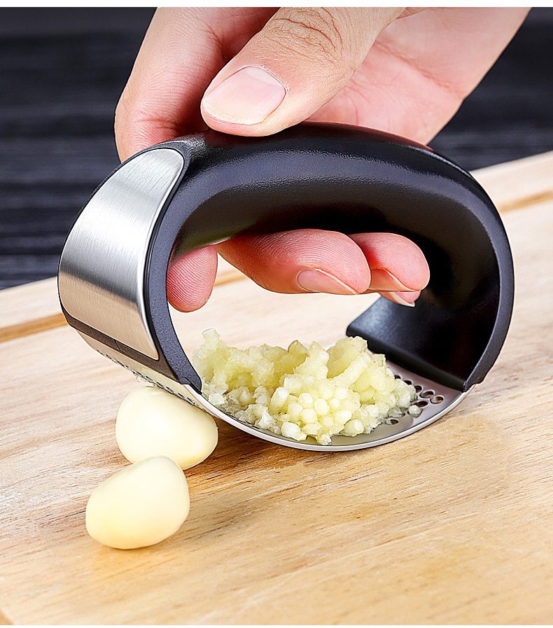 NEW 1pcs Manual Stainless Steel Garlic Press Manual Garlic Mincer Chopping Garlic Tools Curve Fruit Vegetable Tools Kitchen Gadg