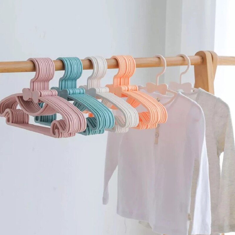 NEW 10pcs Kids Clothes Hanger Racks Portable Plastic Display Hangers Windproof Children Coats Hanger Baby Clothing Organizer