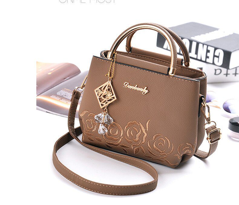 NEW Women Small Bag Female EmbroideryPU Leather Designer Bag 2019 Fashion New Flower Shoulder Bag Women's Handbag