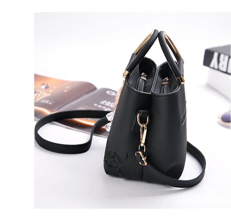 NEW Women Small Bag Female EmbroideryPU Leather Designer Bag 2019 Fashion New Flower Shoulder Bag Women's Handbag