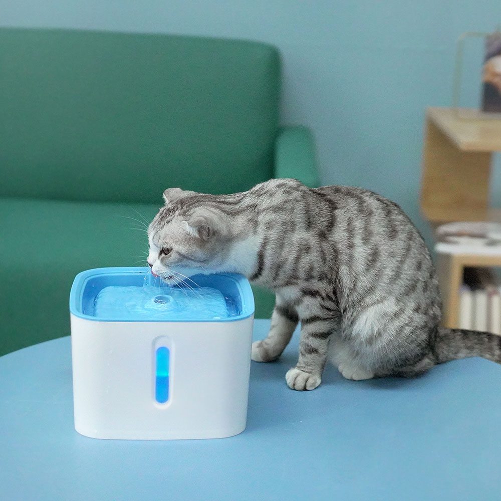 NEW Cute Automatic Pet Cat Water Fountain LED USB Dog Cat Pet Mute Drinker Feeder Bowl 2.5L Pet Drinking Fountain Dispenser