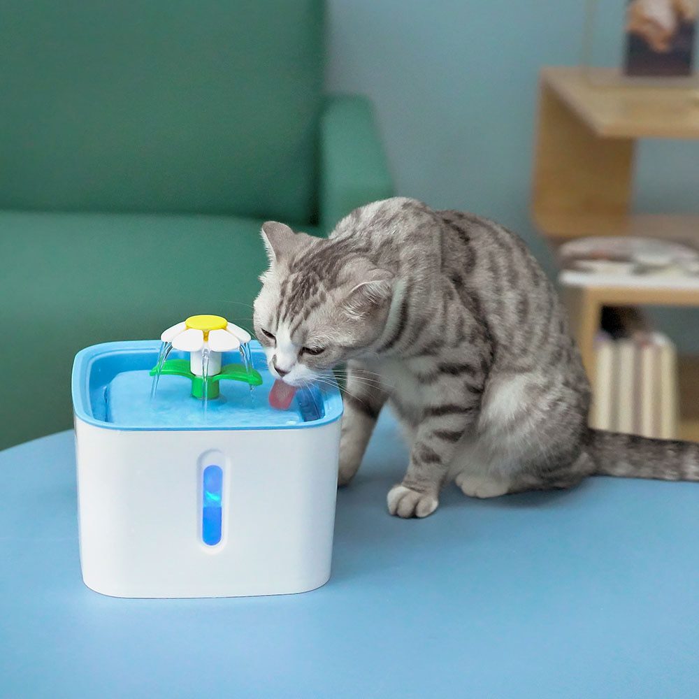 NEW Cute Automatic Pet Cat Water Fountain LED USB Dog Cat Pet Mute Drinker Feeder Bowl 2.5L Pet Drinking Fountain Dispenser