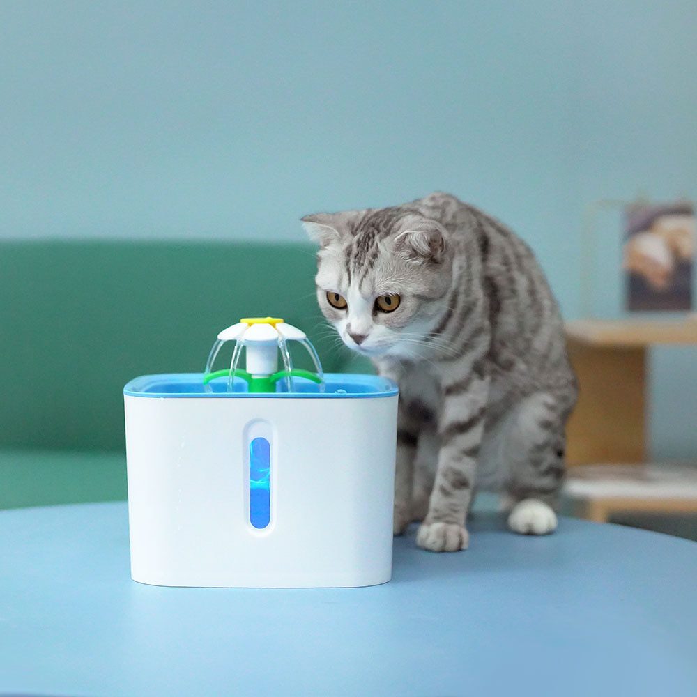 NEW Cute Automatic Pet Cat Water Fountain LED USB Dog Cat Pet Mute Drinker Feeder Bowl 2.5L Pet Drinking Fountain Dispenser