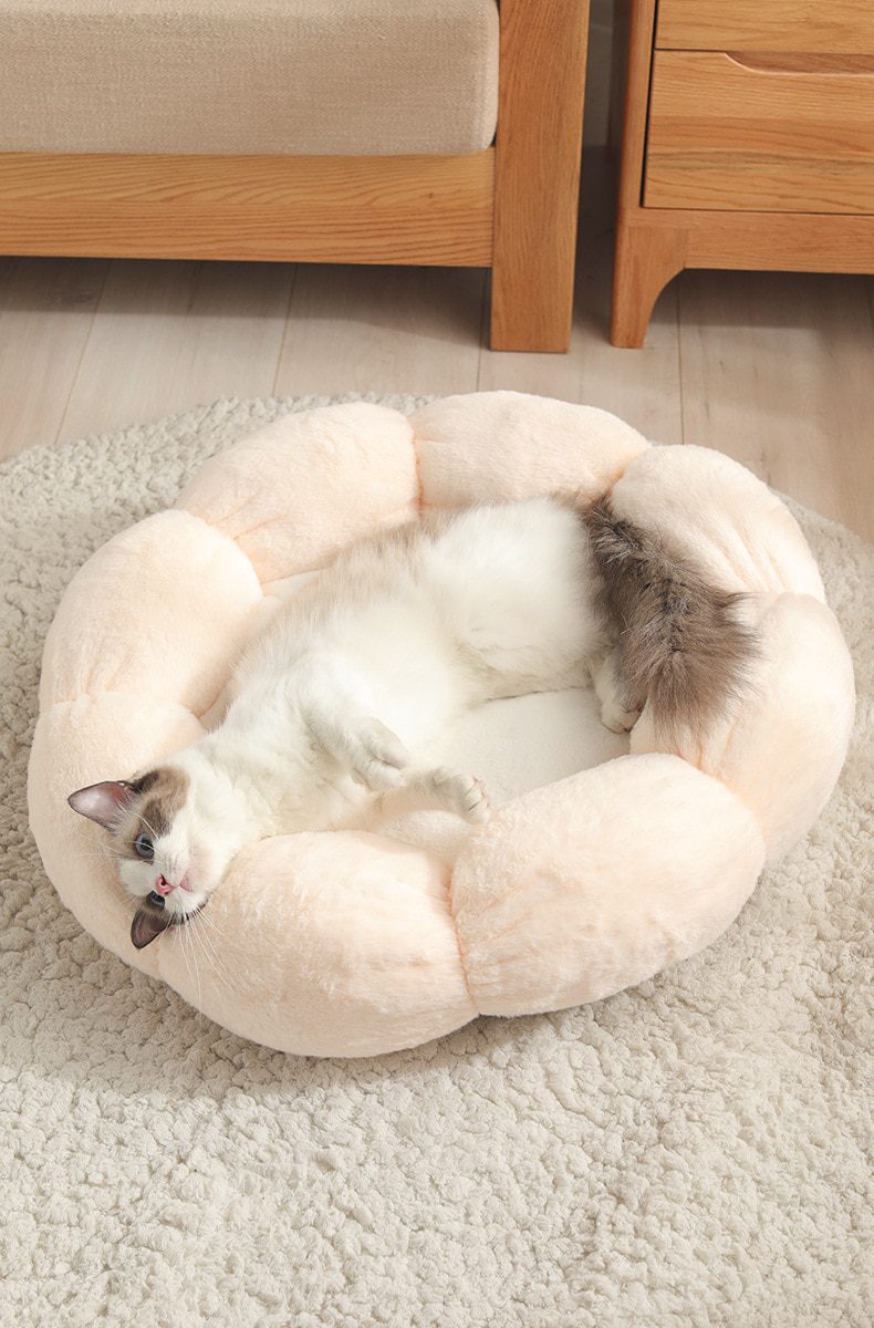 NEW Flower Shaped Cat Bed Indoor Cozy Pet Beds Ultra Soft Plush Dog Basket Sunbed Warm Self-Warming House Sleeping Bag Cushion M