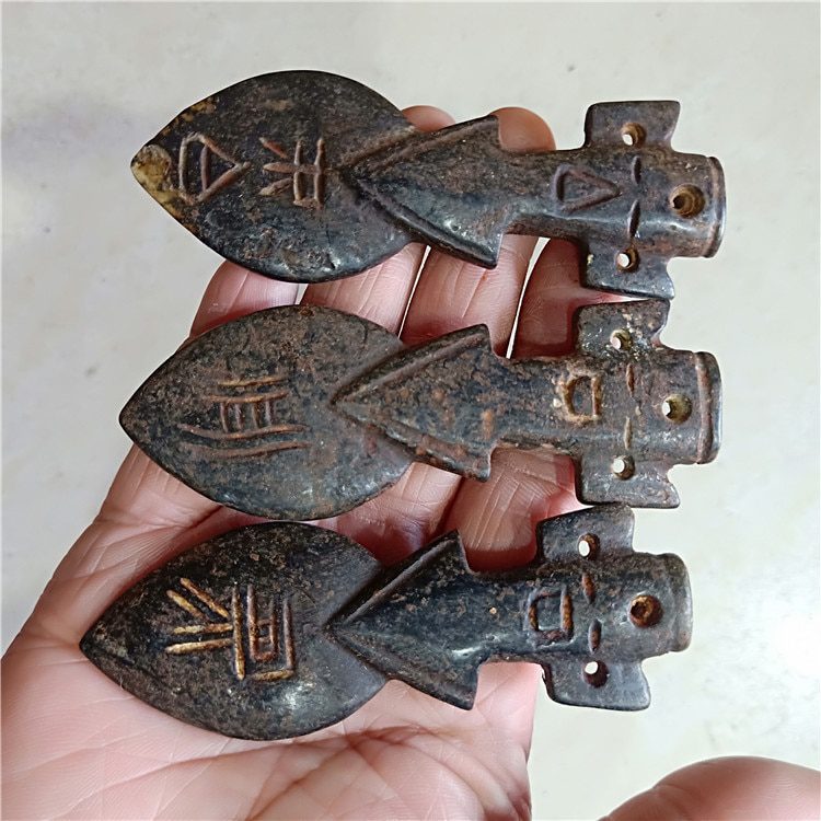 Tibet Hongshan Culture Natural Meteorite Arrow Sun God Carving Mascot Collection Pendant Jewelry Decoration Home Mascot Gift