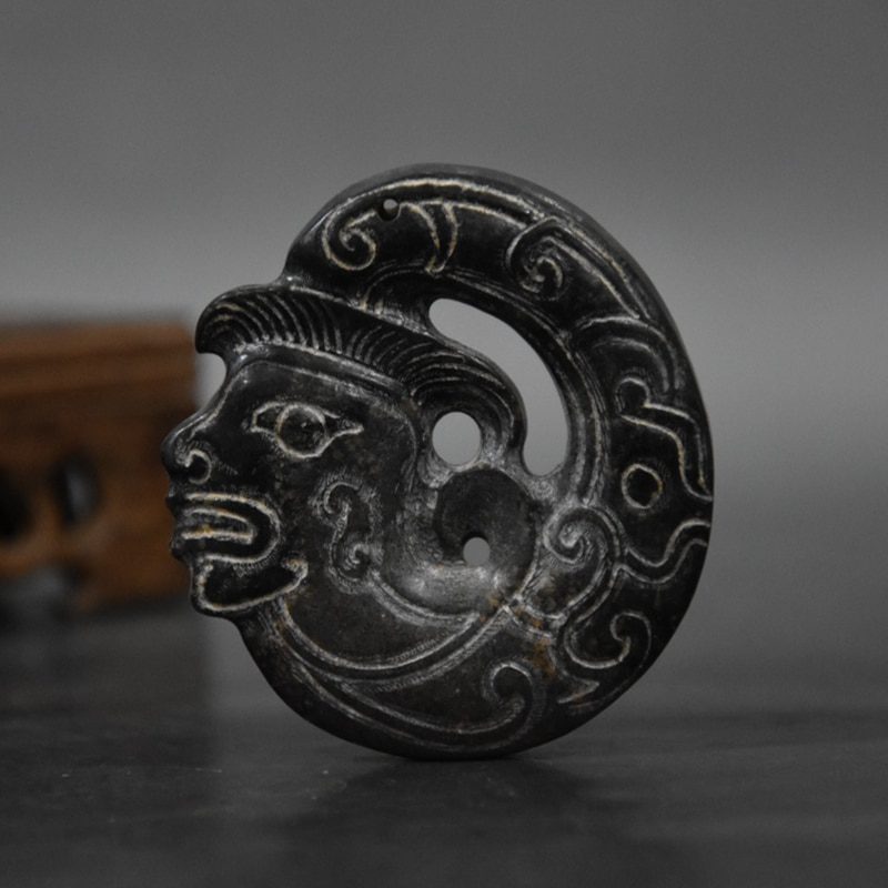 Tibet Hongshan Culture Natural Meteorite Face Sun God Carving Mascot Collection Pendant Accessories Decoration Gift Figurines