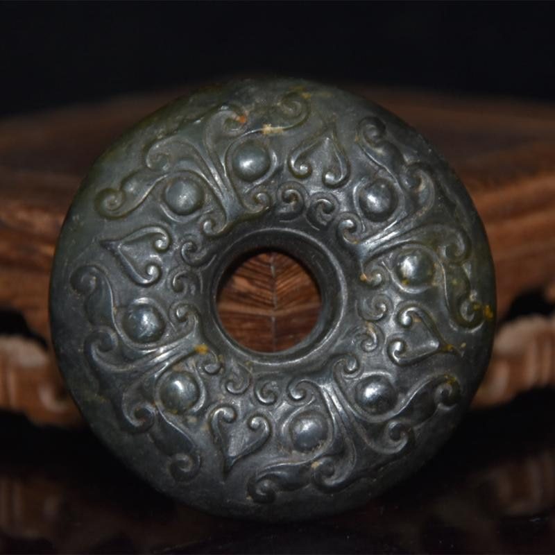 China Tibet Hongshan Culture Antique Natural Meteorite Carved Safety Button Statue Decoration Pendant Mascot