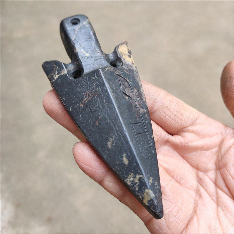 Antique Hongshan Culture Natural Black Iron Meteorite Arrow Darts Statue Mascot Collection Decoration Home Gift Figurines