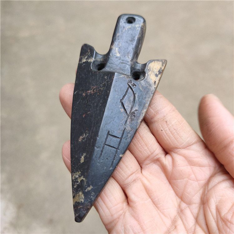 Antique Hongshan Culture Natural Black Iron Meteorite Arrow Darts Statue Mascot Collection Decoration Home Gift Figurines