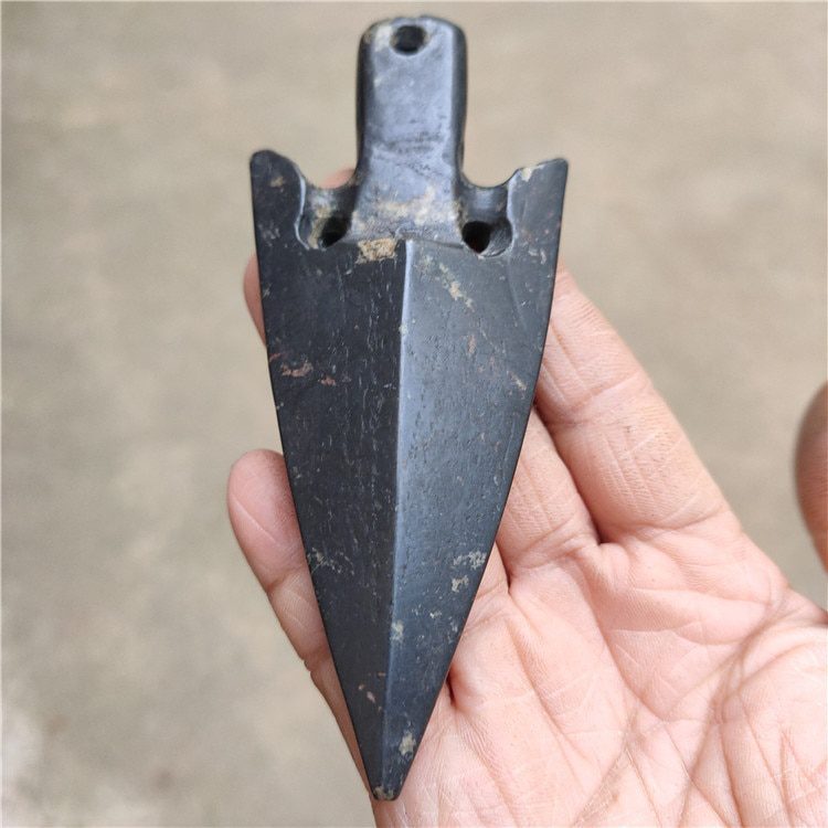 Antique Hongshan Culture Natural Black Iron Meteorite Arrow Darts Statue Mascot Collection Decoration Home Gift Figurines