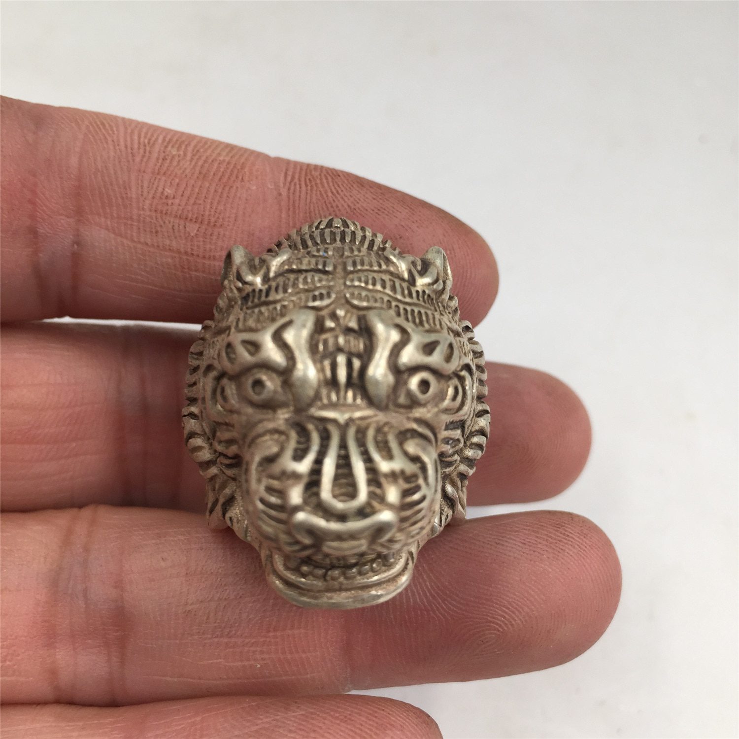 China old antique Tibetan silver handmade lucky Tiger 19mm ring