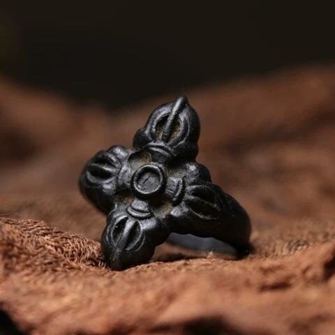 Old Tibet Buddhism Meteorite Iron Tiantie Dorje Phurpa Vajra Faqi Statue Body Protection Ring