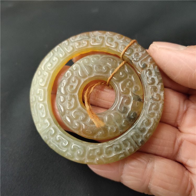 Han Dynasty Hongshan Culture Natural Jade Carving Mother-Child Ring Handmade Collection Pendant Carving Mascot Gift Deco