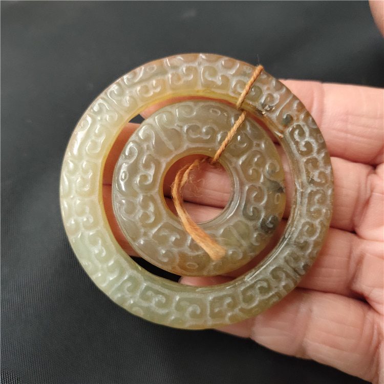 Han Dynasty Hongshan Culture Natural Jade Carving Mother-Child Ring Handmade Collection Pendant Carving Mascot Gift Deco