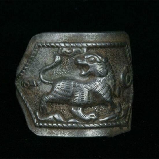 2Cm Old Chinese Miao Silver Dynasty Palace God Beast White Tiger Ring Rings Statues for Decoration Collection Figurines