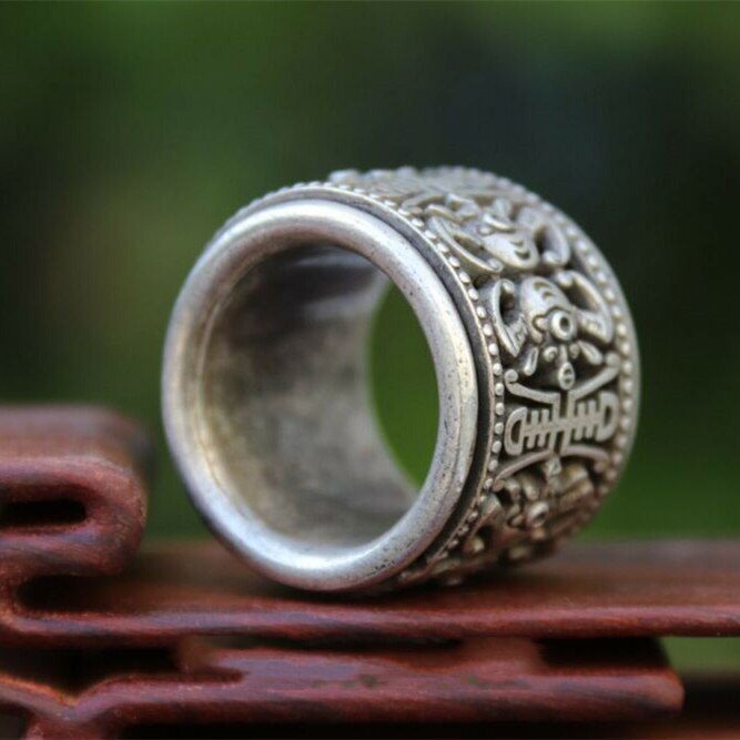 Chinese Miao Jewelry Silver Flexible Rotate Hollow Out Bat Pattern Finger Ring Statues for Decoration Collection Ornaments