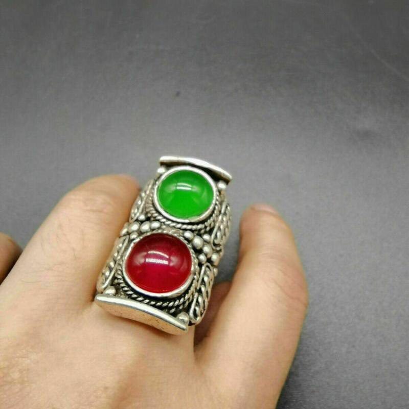 China Old Carving Red and Green Jade Ring Inlaid with Tibetan Silver