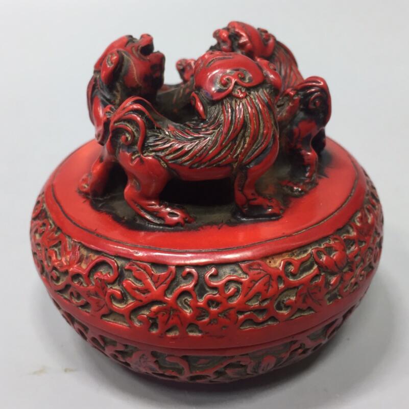 Chinese imitation red coral lion print mud box crafts statue