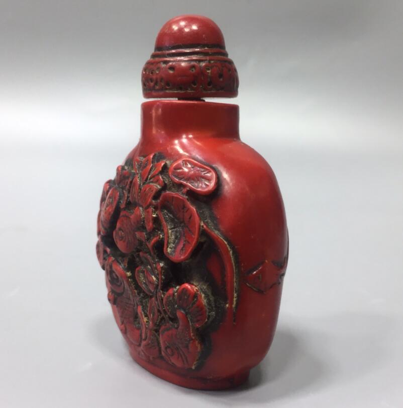 Chinese imitation red coral snuff bottle small crafts statue