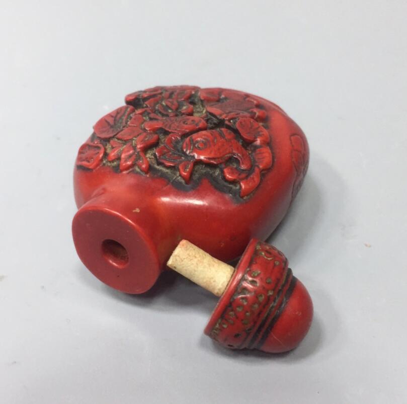 Chinese imitation red coral snuff bottle small crafts statue