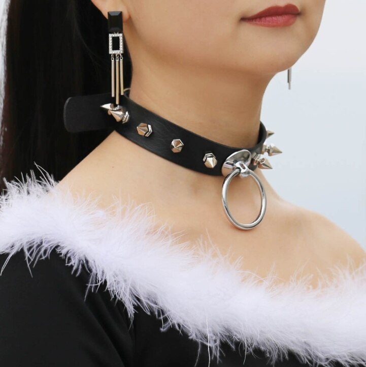 Fashion Personality O-Round Spike Collar Harness Gothic Leather Chocker for Women Punk Necklace Trend Jewelry Gift