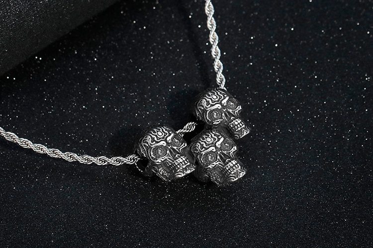 Punk Rock Three Skull Heads Charm Pendant Necklace Men Vintage Stainless Steel Jewelry For Night Club Party 60CM Long Necklaces