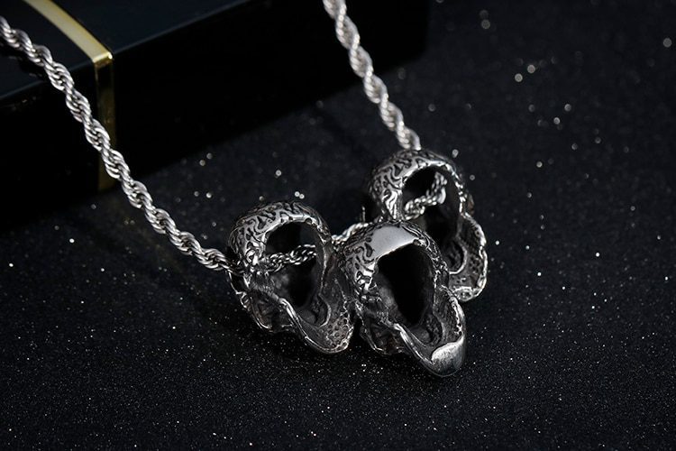 Punk Rock Three Skull Heads Charm Pendant Necklace Men Vintage Stainless Steel Jewelry For Night Club Party 60CM Long Necklaces