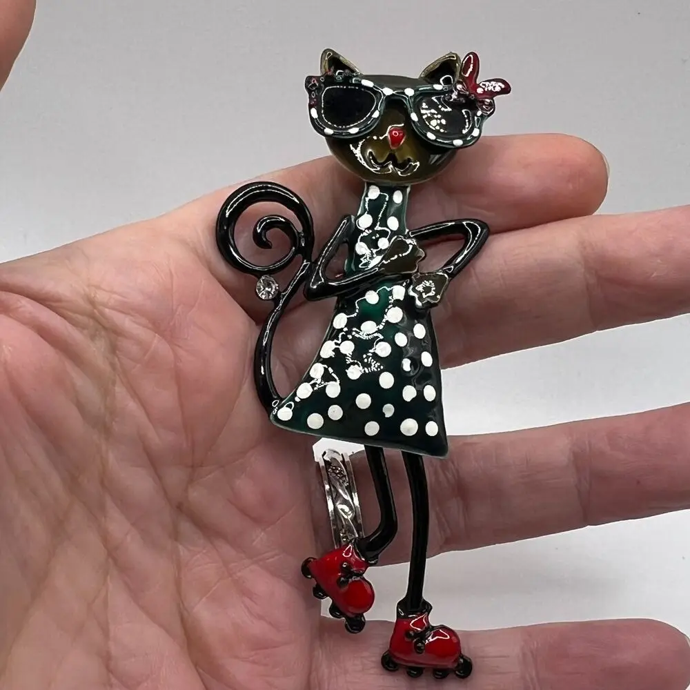 Cute Sexy Cat Brooches  Fashion Glazed Kitten  Enamel Pin  Great Gift