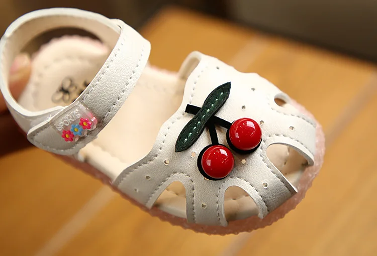 summer cartoon children's sandals Baotou girls baby cherry sandals soft bottom baby shoes