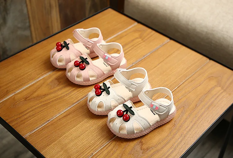 summer cartoon children's sandals Baotou girls baby cherry sandals soft bottom baby shoes