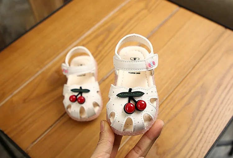 summer cartoon children's sandals Baotou girls baby cherry sandals soft bottom baby shoes