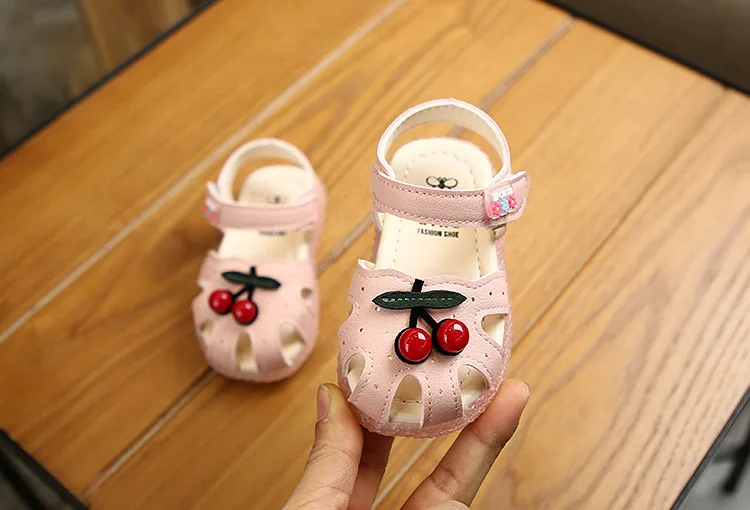 summer cartoon children's sandals Baotou girls baby cherry sandals soft bottom baby shoes