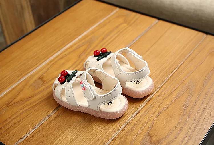 summer cartoon children's sandals Baotou girls baby cherry sandals soft bottom baby shoes