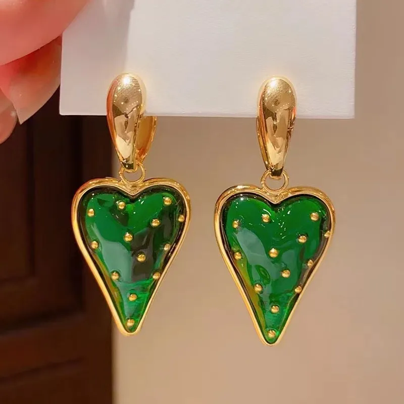 Personalized fashion heart-shaped strawberry earrings high-grade love jewelry Personalized fashion heart-shaped strawberry earrings high-grade love jewelry