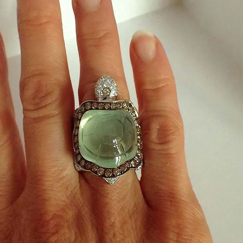 Luxury Carved Turtle Ring For Women Exquisite Two Tone Metal Inlaid Green Stone Zircon Wedding Ring Jewelry