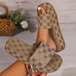 Thick Sole Solid Color Slippers