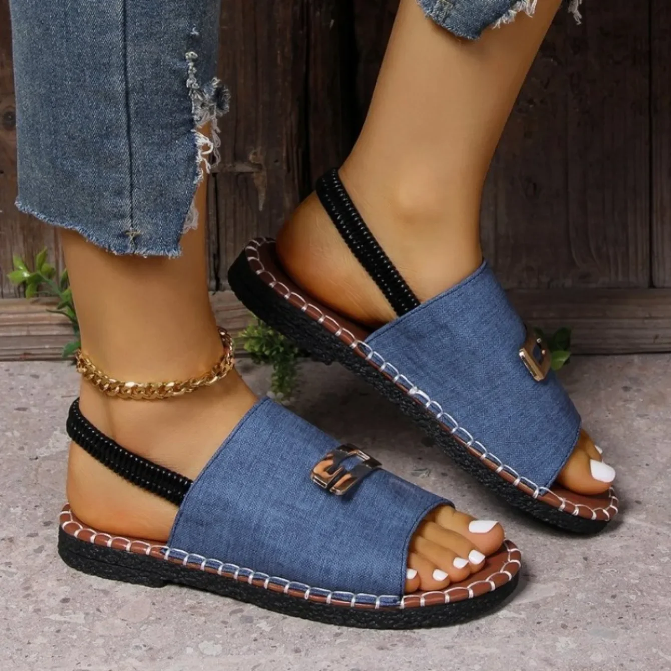 Women Casual Beach Luxury Sandals Lightweight Summer New Fashion Outdoor Flat Sandals Women Open Toe Anti-slip Designer Shoes